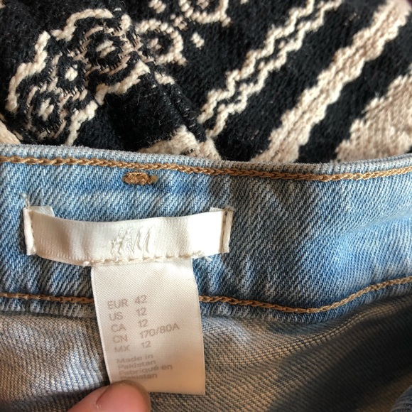 Shorts - Picture 3 of 3